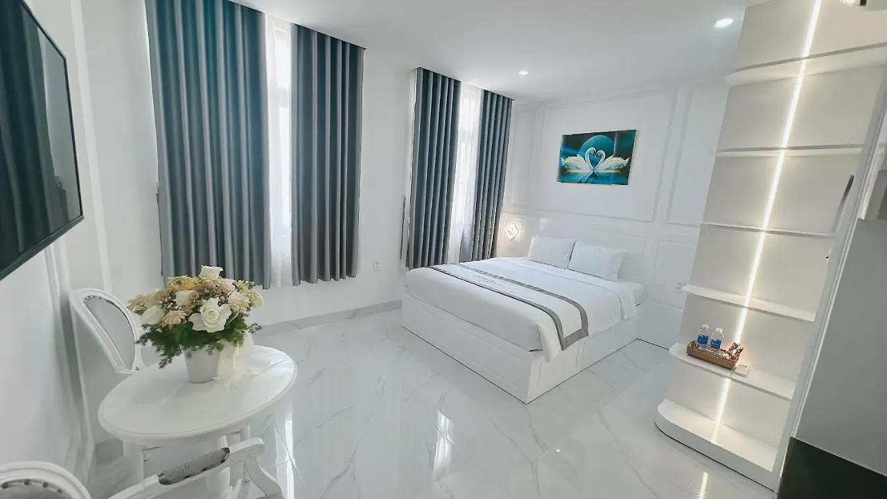 Paris Hotel Da Nang Vietnam